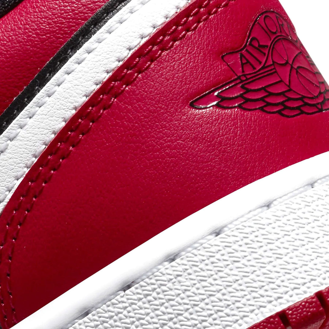 Air Jordan 1 Low GS 'Black Very Berry'- Streetwear Fashion - ellesey.com