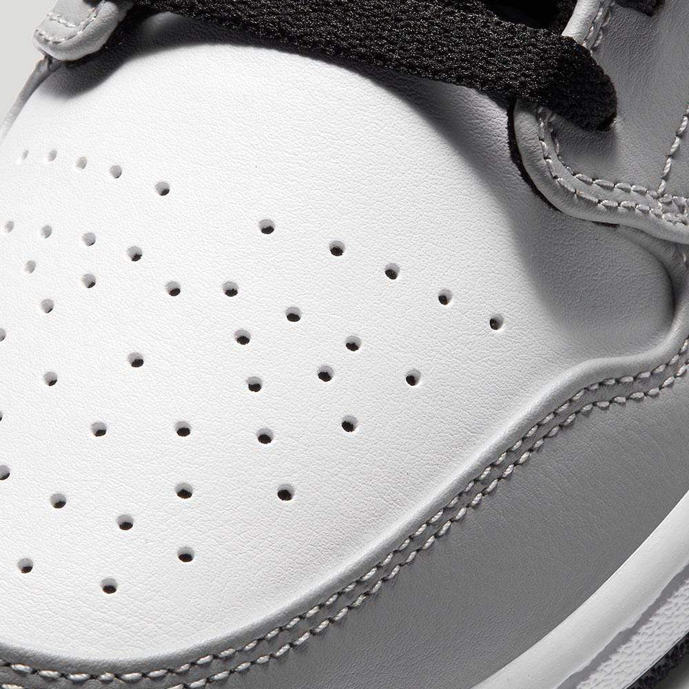 Air Jordan 1 Low “Light Smoke Grey”- Streetwear Fashion - ellesey.com