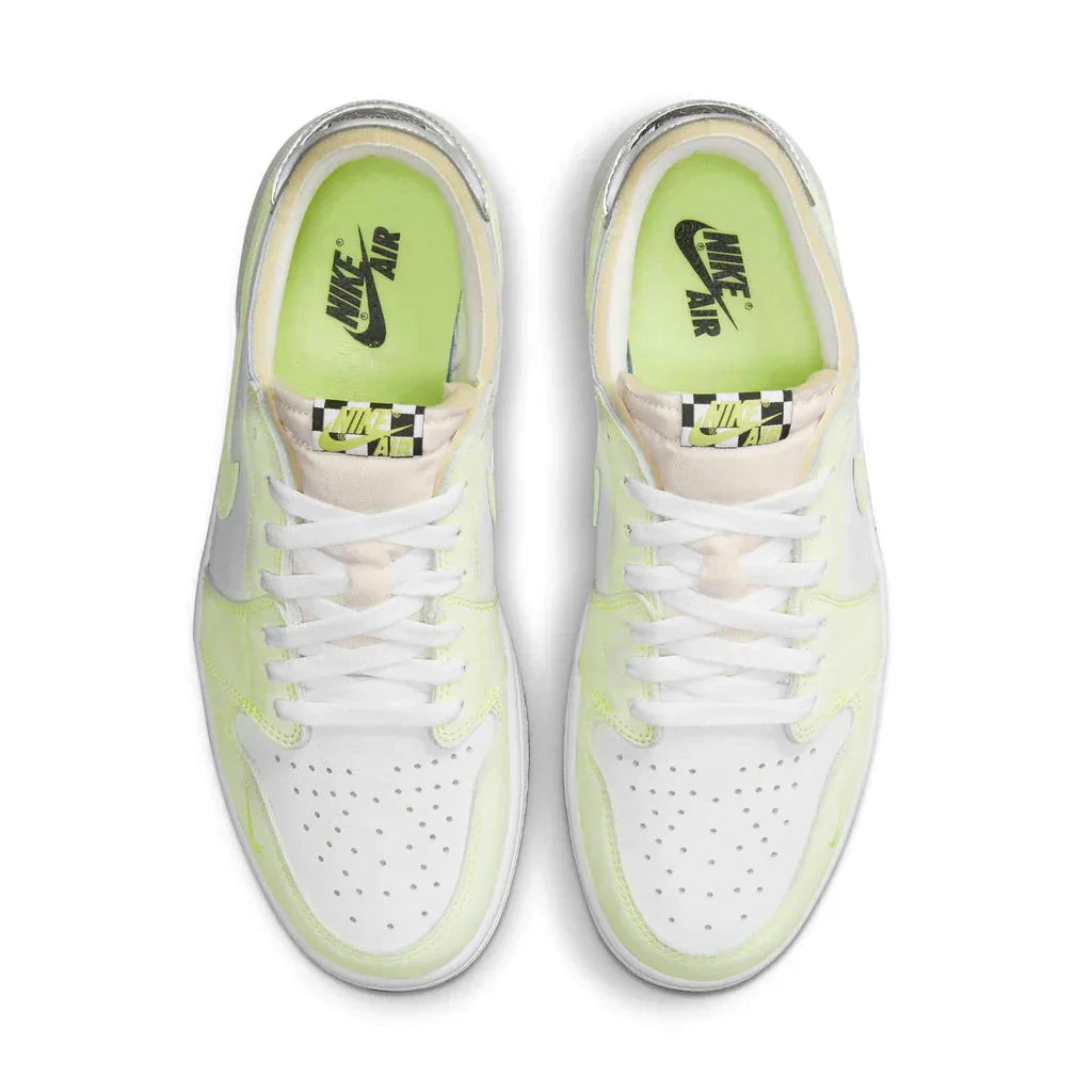 Air Jordan 1 Low OG 'Ghost Green'- Streetwear Fashion - ellesey.com