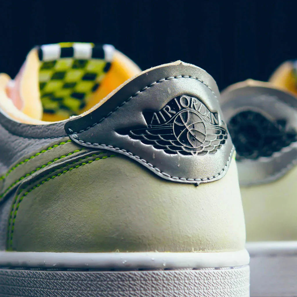 Air Jordan 1 Low OG 'Ghost Green'- Streetwear Fashion - ellesey.com