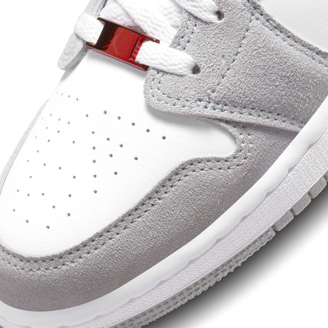 Air Jordan 1 Low SE GS 'Light Smoke Grey Gym Red'- Streetwear Fashion - ellesey.com