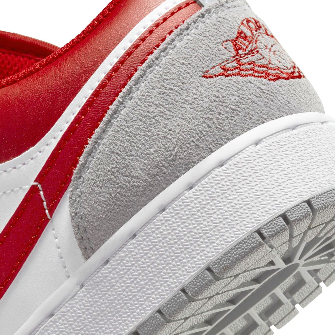 Air Jordan 1 Low SE GS 'Light Smoke Grey Gym Red'- Streetwear Fashion - ellesey.com