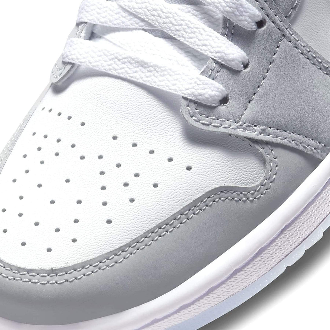 Air Jordan 1 Low Wmns 'White Wolf Grey'- Streetwear Fashion - ellesey.com