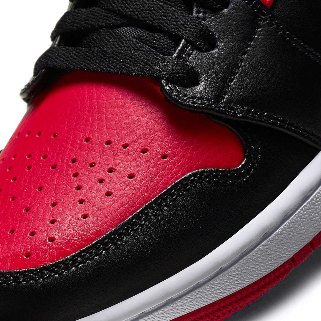 Air Jordan 1 Mid Banned 2020- Streetwear Fashion - ellesey.com