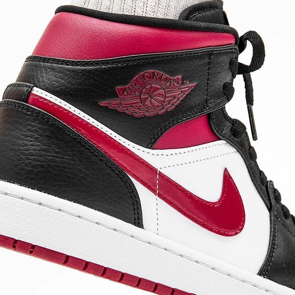 Air Jordan 1 Mid “Bred Toe”- Streetwear Fashion - ellesey.com