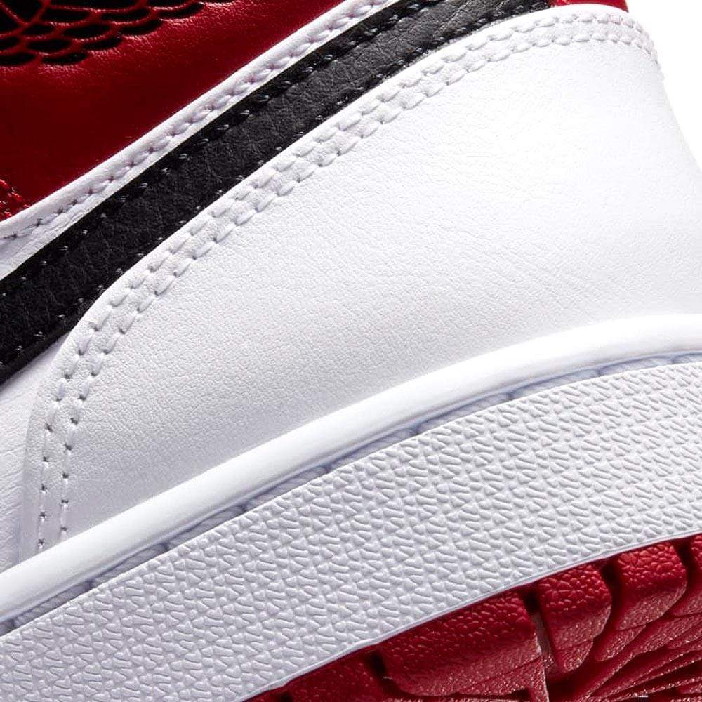 Air Jordan 1 Mid 'Chicago' 2020- Streetwear Fashion - ellesey.com