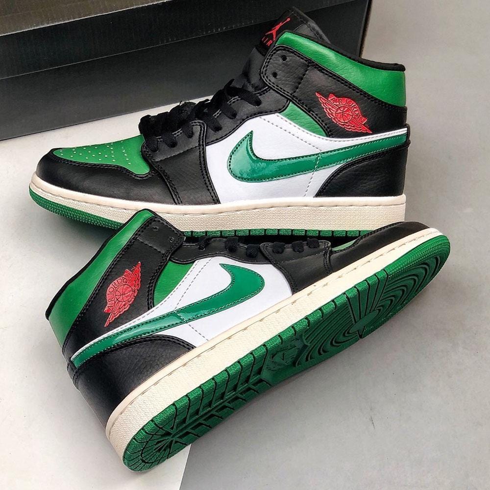 Air Jordan 1 Mid 'Pine Green'- Streetwear Fashion - ellesey.com