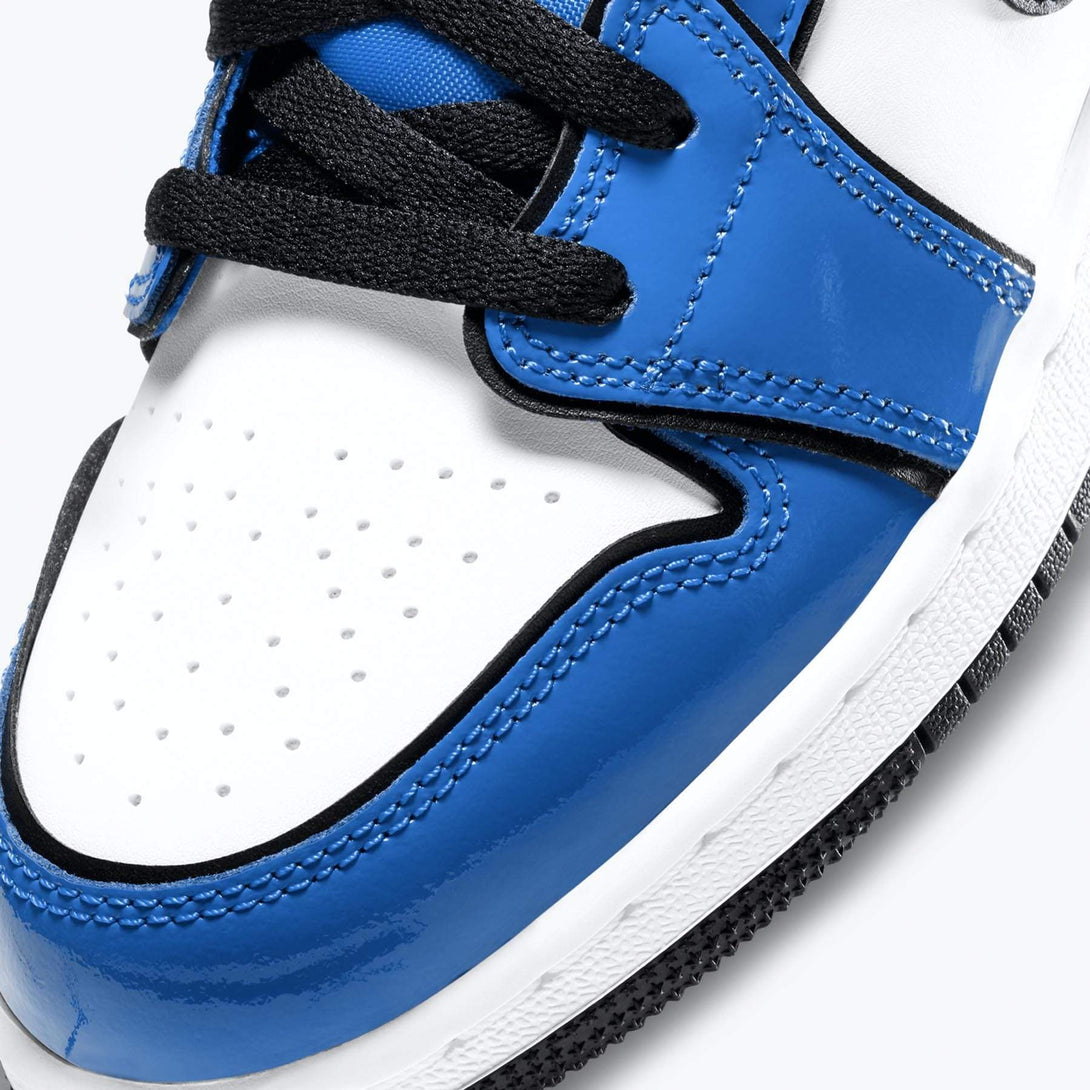 Air Jordan 1 Mid SE GS 'Signal Blue'- Streetwear Fashion - ellesey.com