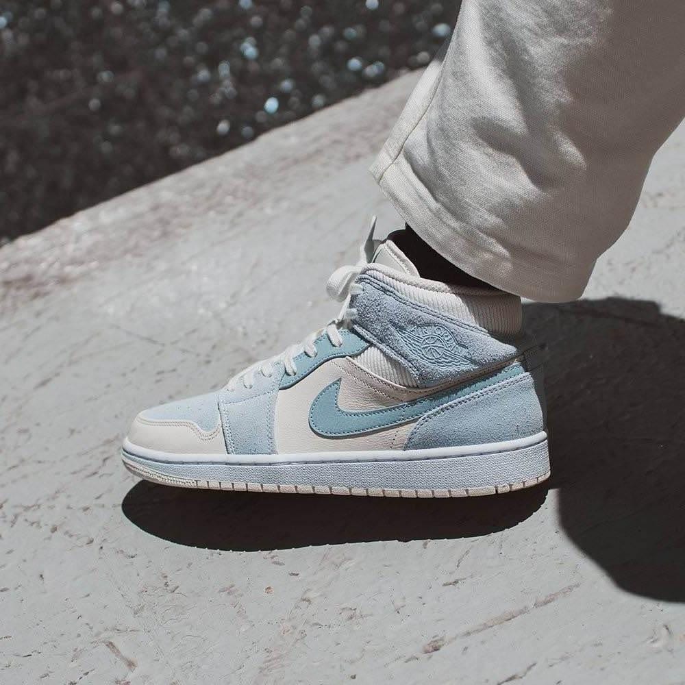 Air Jordan 1 Mid SE 'Sail Light Blue'- Streetwear Fashion - ellesey.com