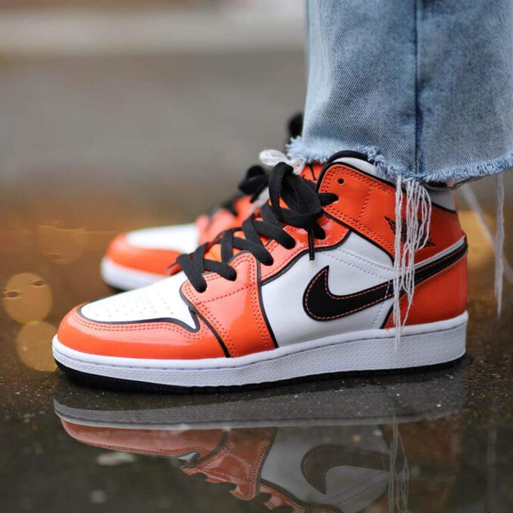 Air Jordan 1 Mid SE 'Turf Orange'- Streetwear Fashion - ellesey.com