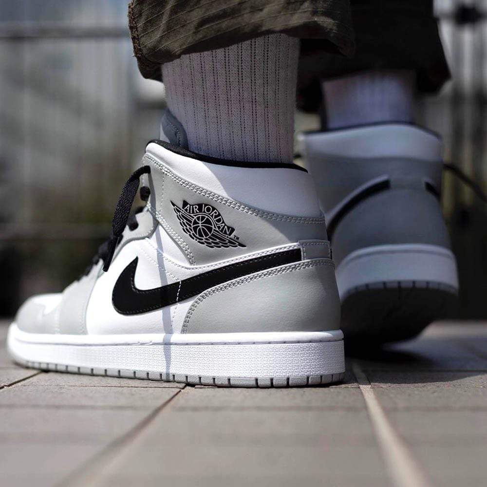 Air Jordan 1 Mid 'Smoke Grey'- Streetwear Fashion - ellesey.com