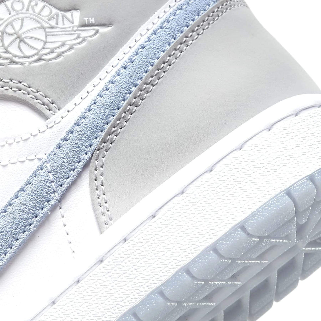 Air Jordan 1 Mid Wmns 'White Wolf Grey'- Streetwear Fashion - ellesey.com