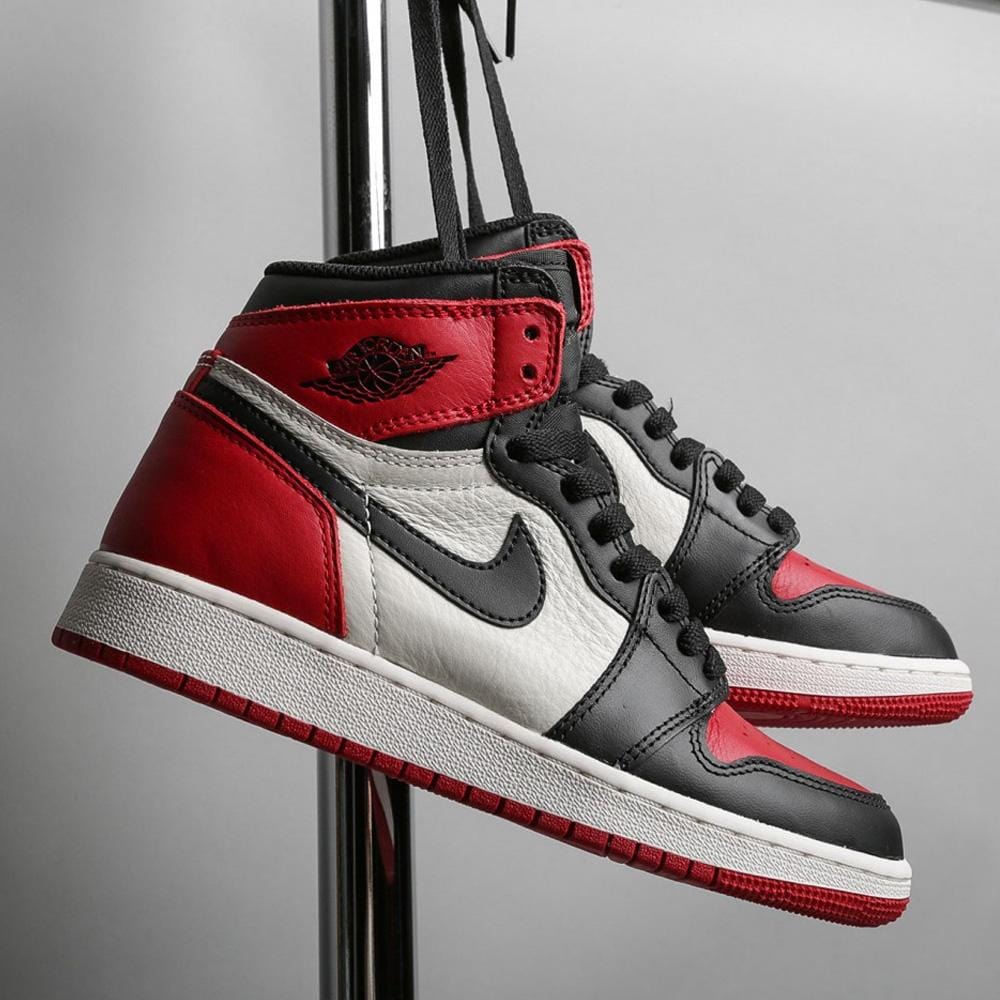 Air Jordan 1 Retro High OG GS "Bred Toe"- Streetwear Fashion - ellesey.com