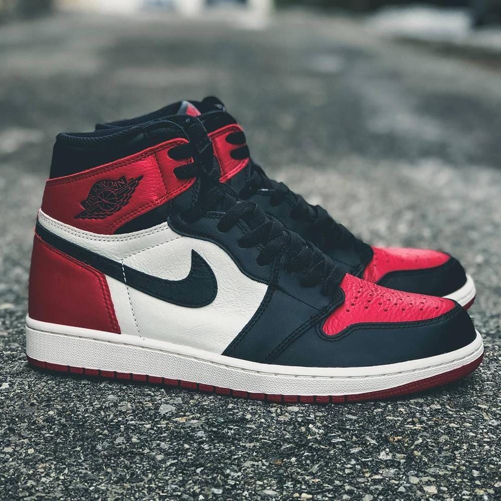 Air Jordan 1 Retro High OG GS "Bred Toe"- Streetwear Fashion - ellesey.com