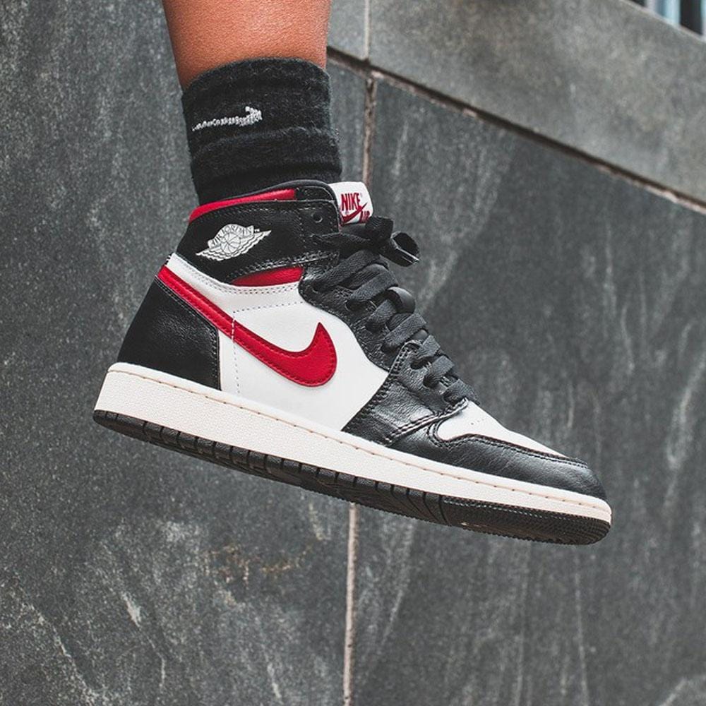 Air Jordan 1 Retro High OG GS 'Gym Red'- Streetwear Fashion - ellesey.com