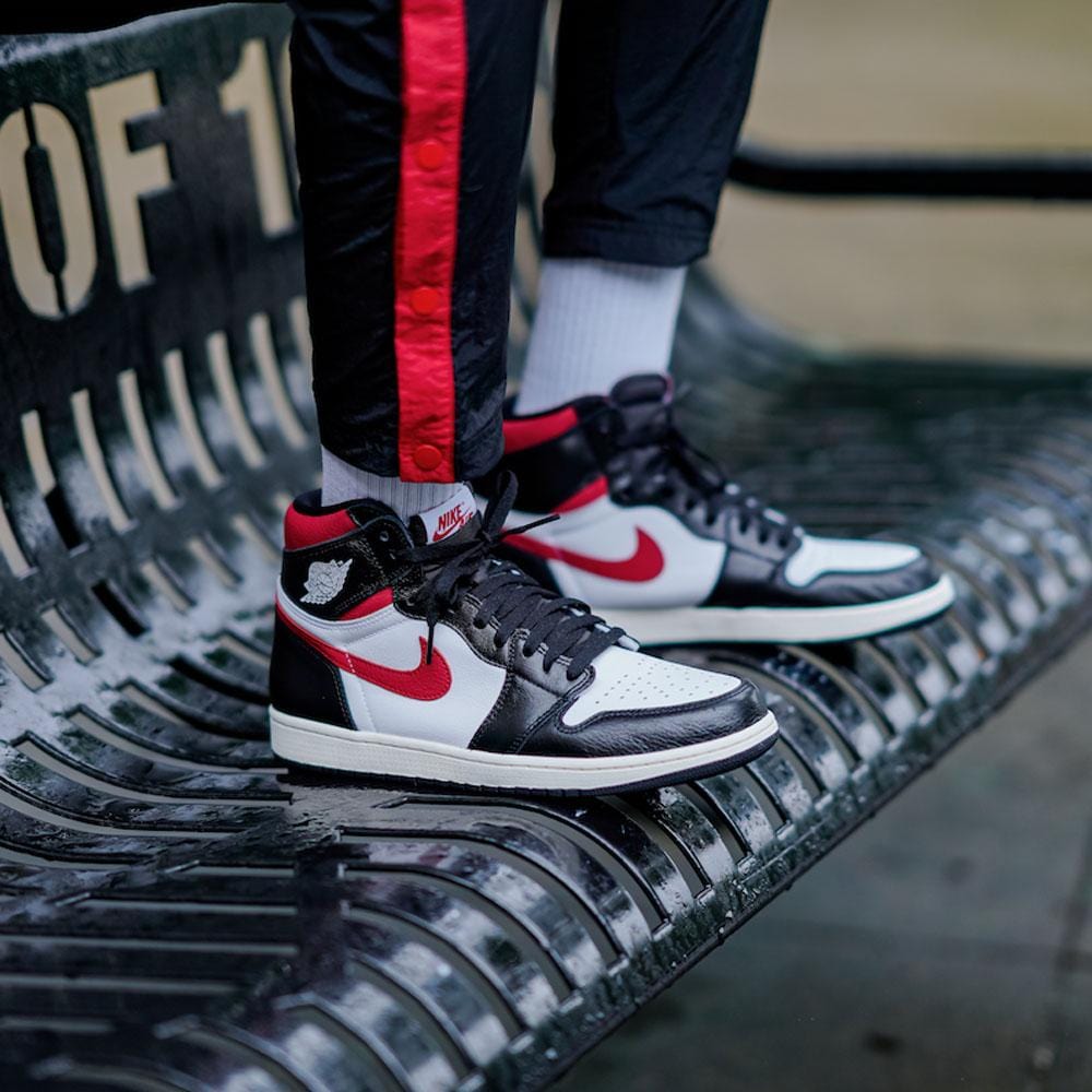 Air Jordan 1 Retro High OG 'Gym Red'- Streetwear Fashion - ellesey.com