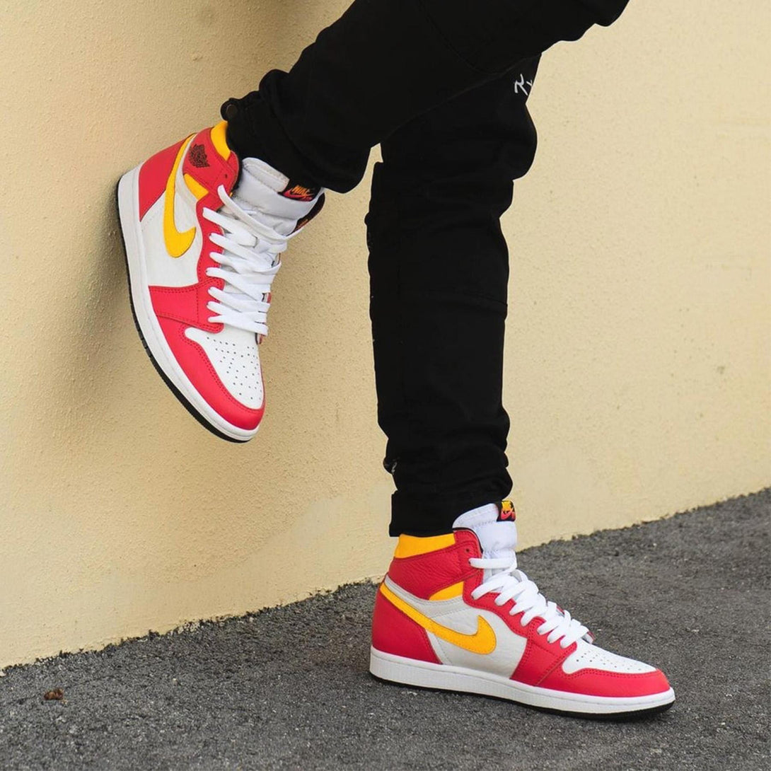 Air Jordan 1 Retro High OG 'Light Fusion Red'- Streetwear Fashion - ellesey.com