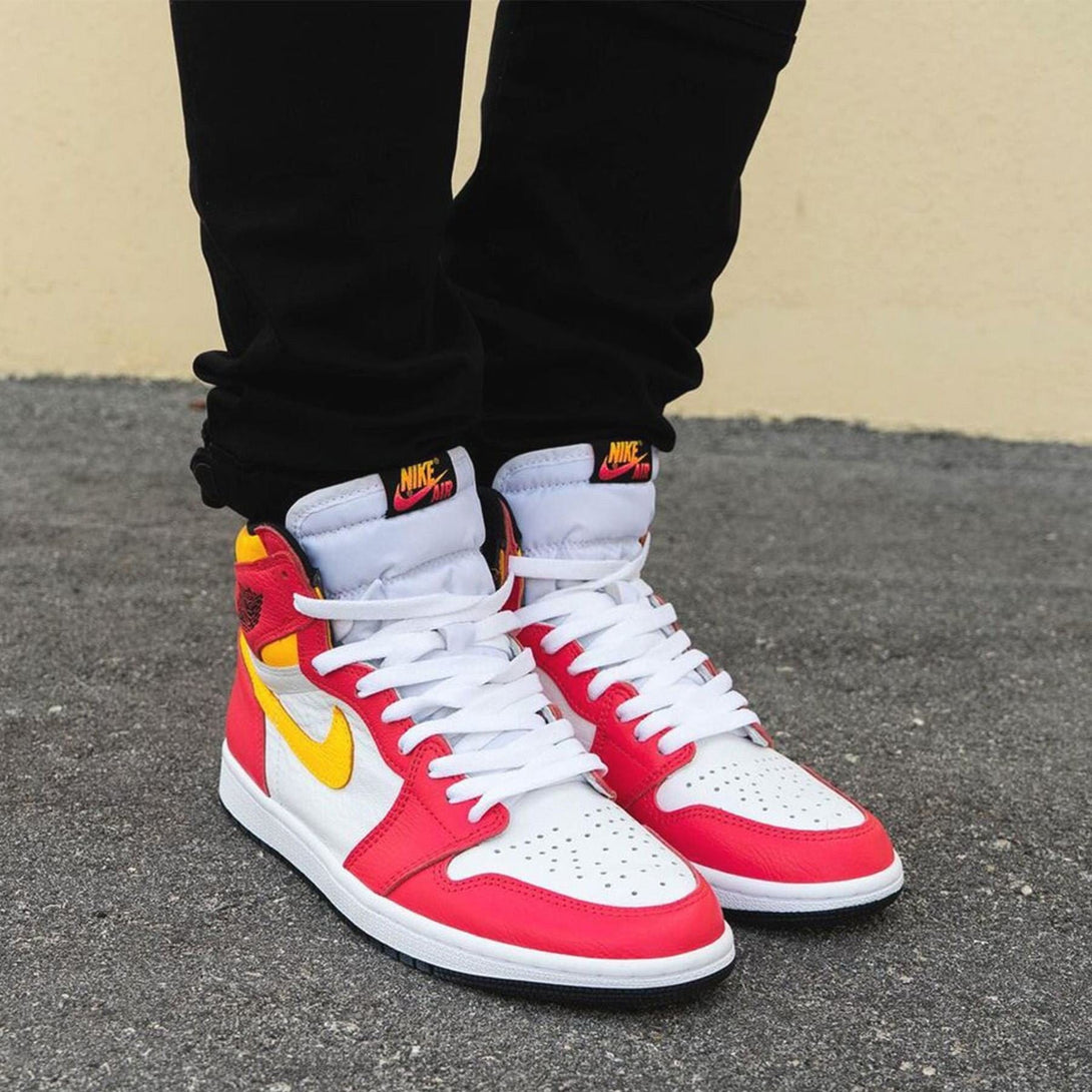 Air Jordan 1 Retro High OG 'Light Fusion Red'- Streetwear Fashion - ellesey.com