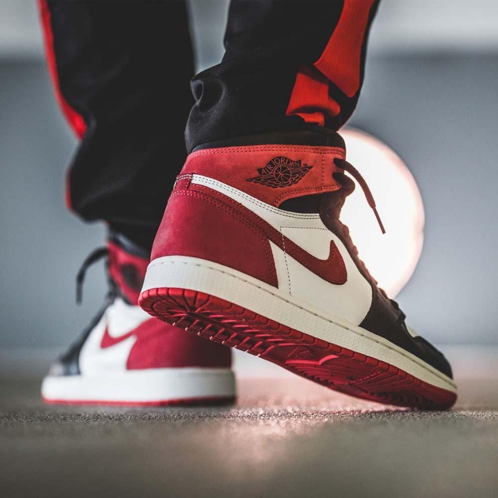 Air Jordan 1 Retro High OG "Summit Red"- Streetwear Fashion - ellesey.com