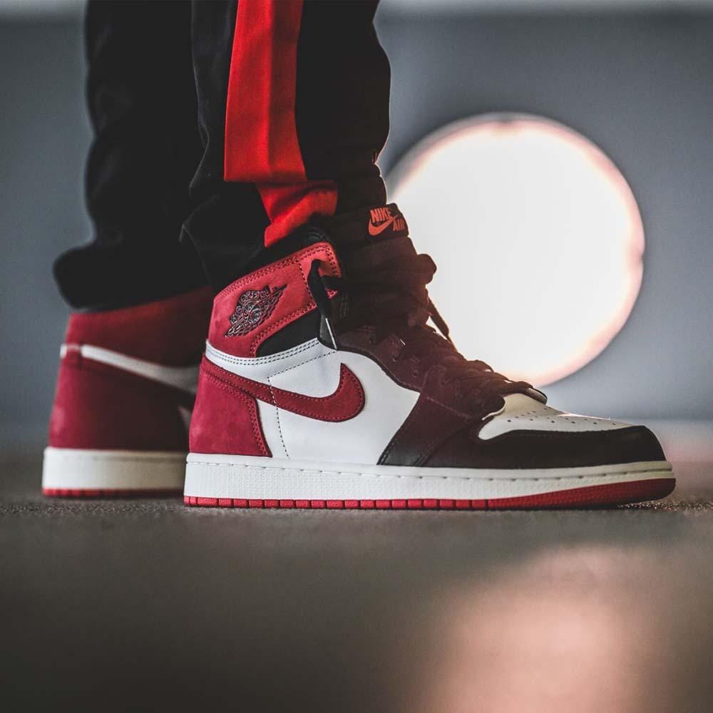 Air Jordan 1 Retro High OG "Summit Red"- Streetwear Fashion - ellesey.com