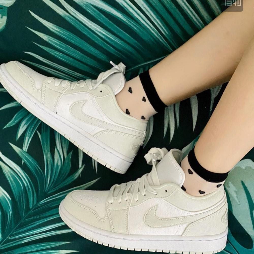 Air Jordan 1 Wmns Low 'Spruce Aura'- Streetwear Fashion - ellesey.com