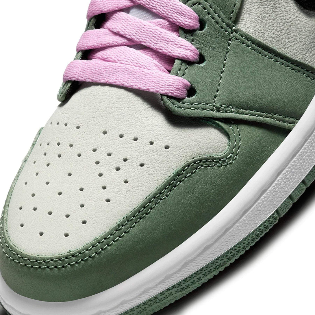 Air Jordan 1 Wmns Mid SE 'Dutch Green'- Streetwear Fashion - ellesey.com