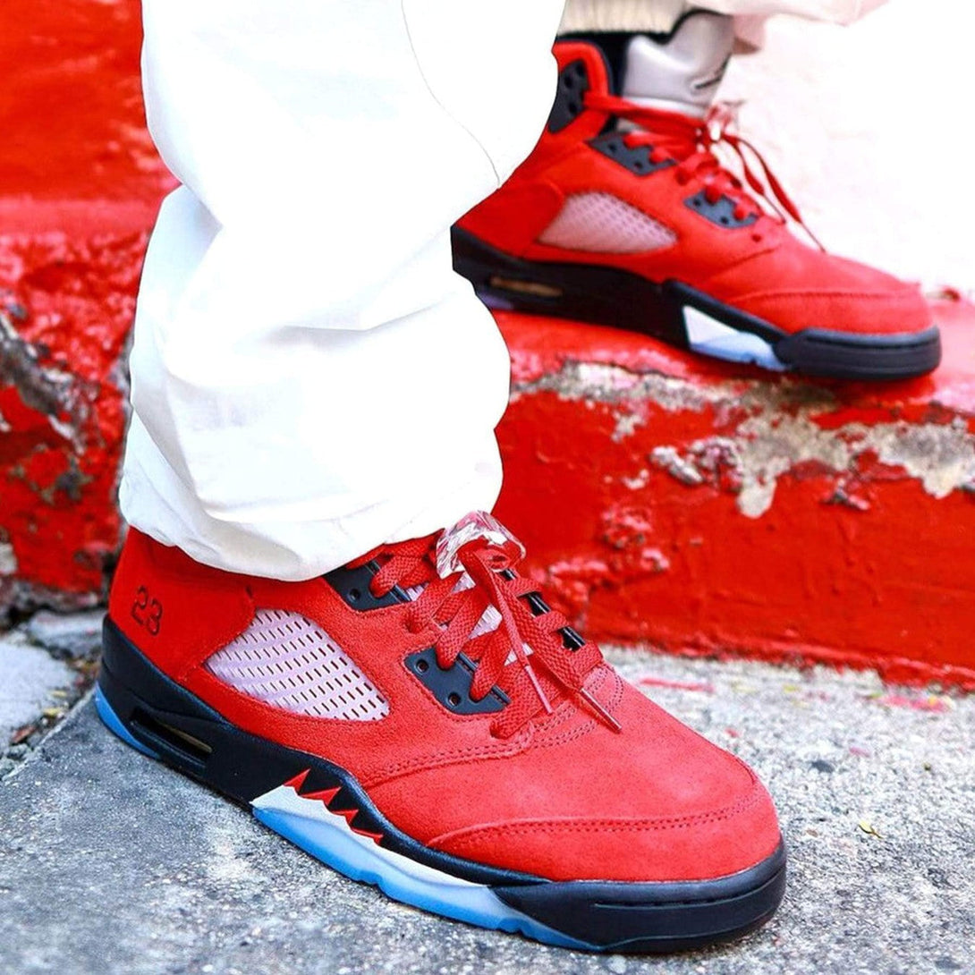 Air Jordan 5 Retro ‘Raging Bull’ 2021- Streetwear Fashion - ellesey.com