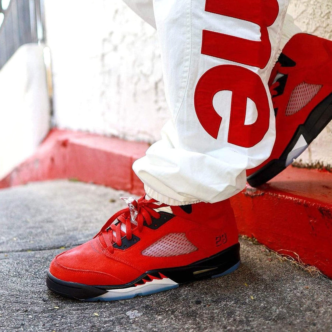 Air Jordan 5 Retro ‘Raging Bull’ 2021- Streetwear Fashion - ellesey.com