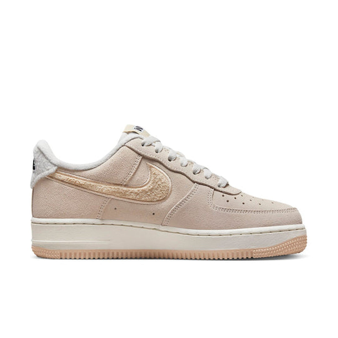 Nike Air Force 1 '07 SE 'Sanddrift Sherpa'- Streetwear Fashion - ellesey.com