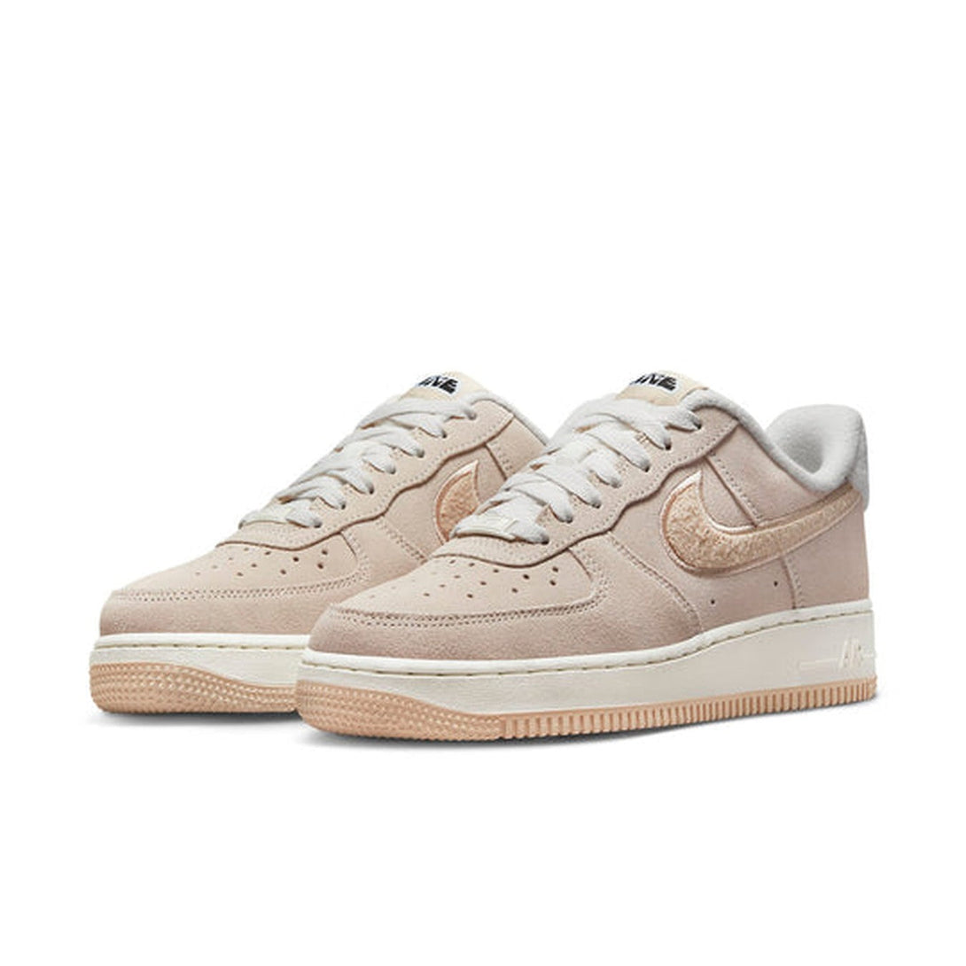 Nike Air Force 1 '07 SE 'Sanddrift Sherpa'- Streetwear Fashion - ellesey.com