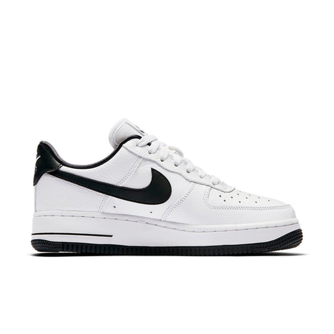 Nike Air Force 1 '07 SE 'White Black'- Streetwear Fashion - ellesey.com