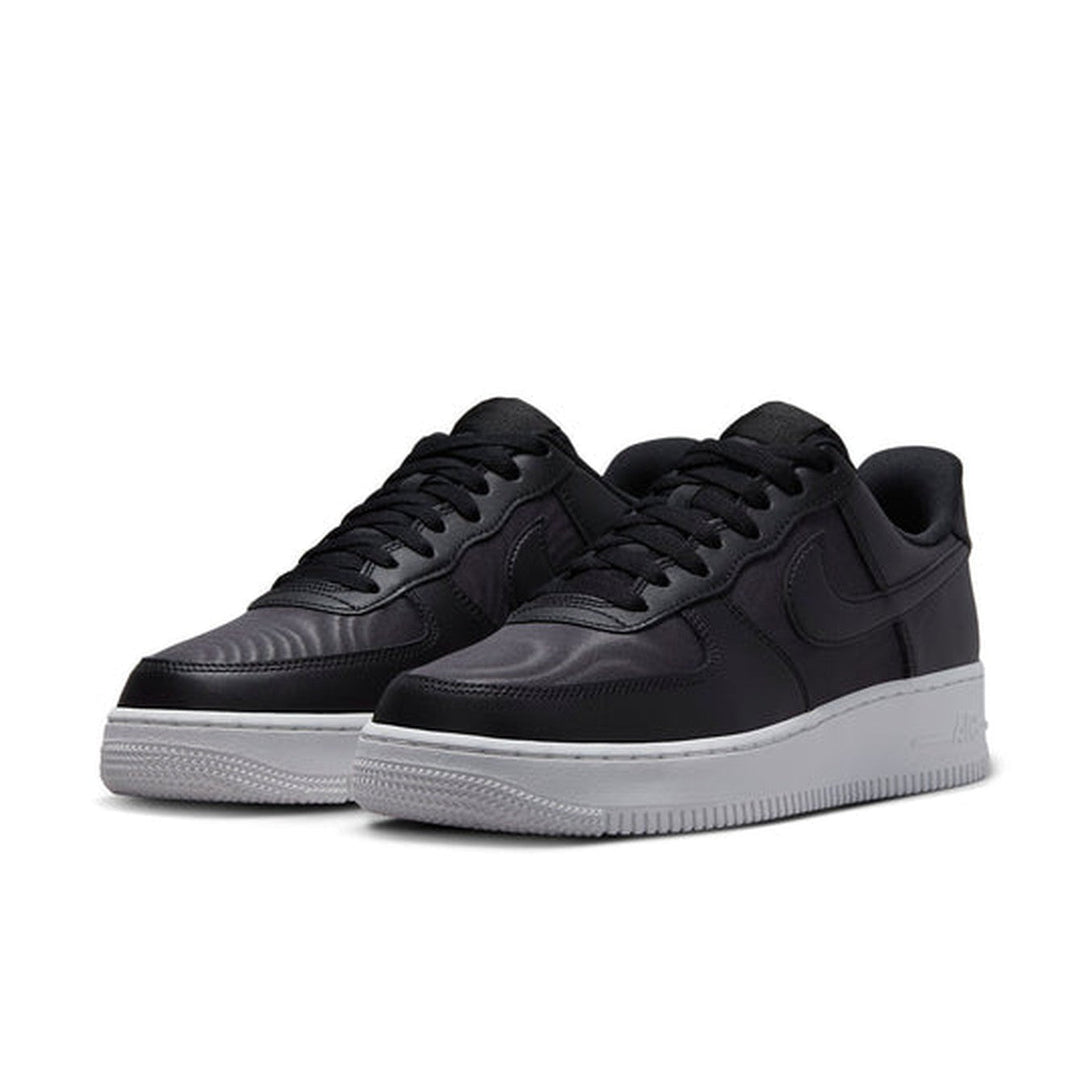 Nike Air Force 1 Low '07 SE 'Black Nylon'- Streetwear Fashion - ellesey.com