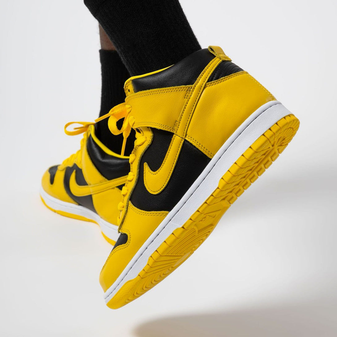 Nike Dunk High SP 'Iowa' 2020- Streetwear Fashion - ellesey.com