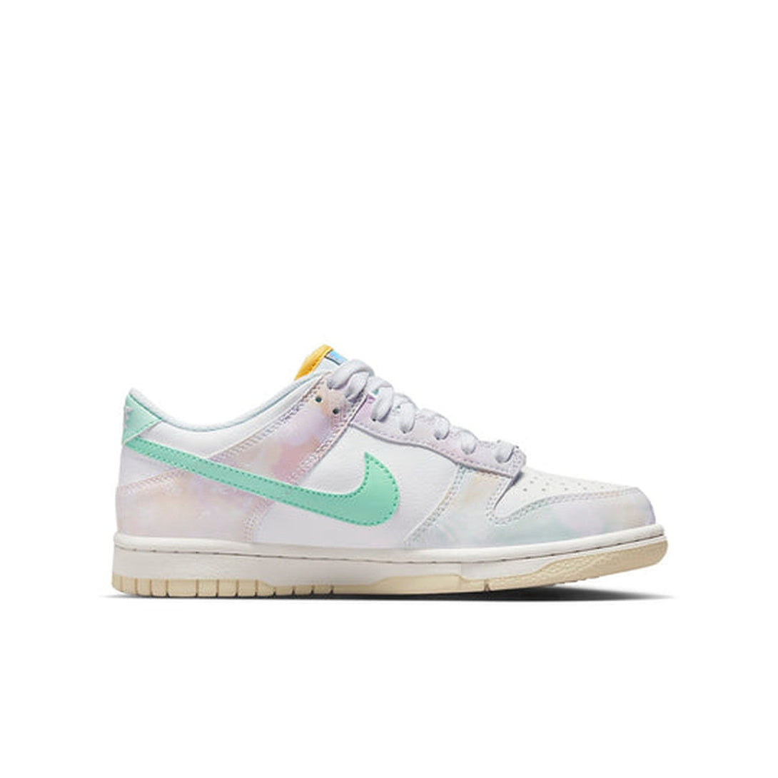 Nike Dunk Low 'Paisley Print'- Streetwear Fashion - ellesey.com