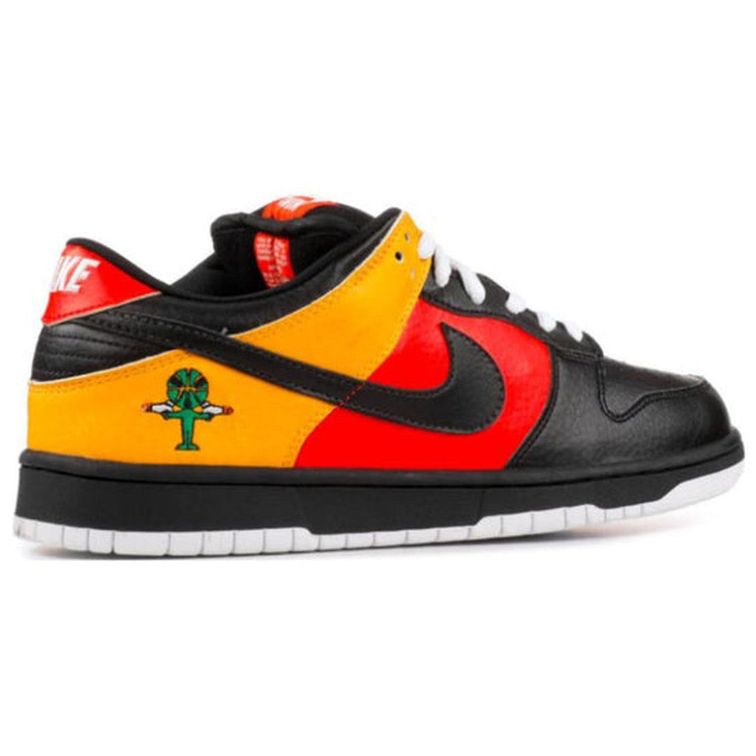 Nike Dunk Low Pro SB Skateboard 'Orange Raygun'- Streetwear Fashion - ellesey.com