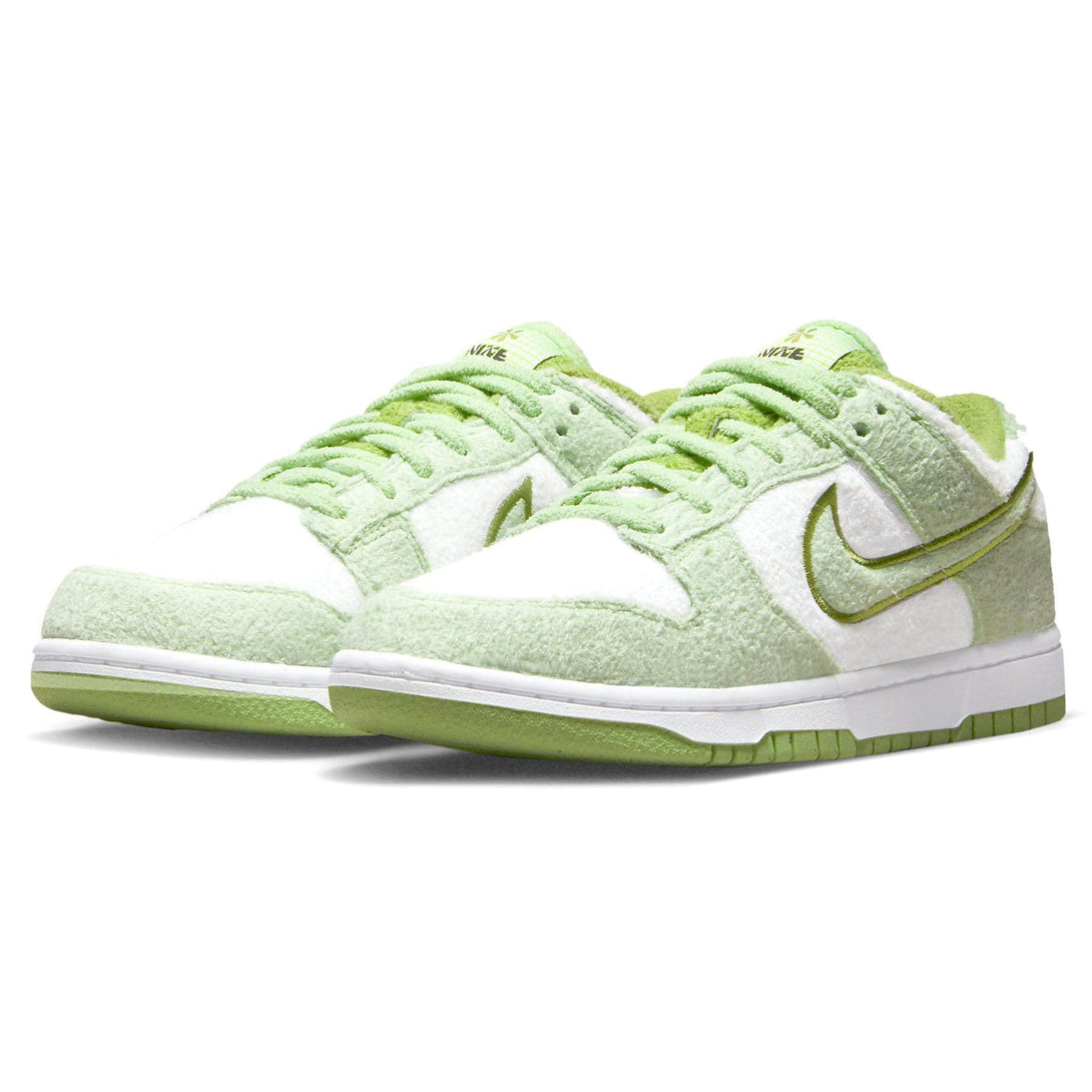 Nike Dunk Low SE Wmns 'Fleece - Honeydew'- Streetwear Fashion - ellesey.com