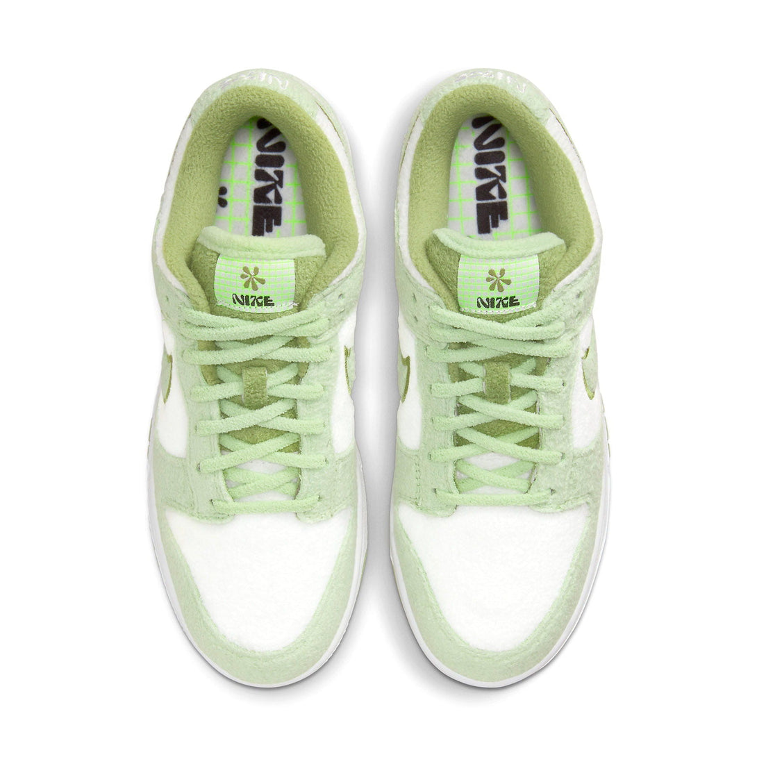 Nike Dunk Low SE Wmns 'Fleece - Honeydew'- Streetwear Fashion - ellesey.com