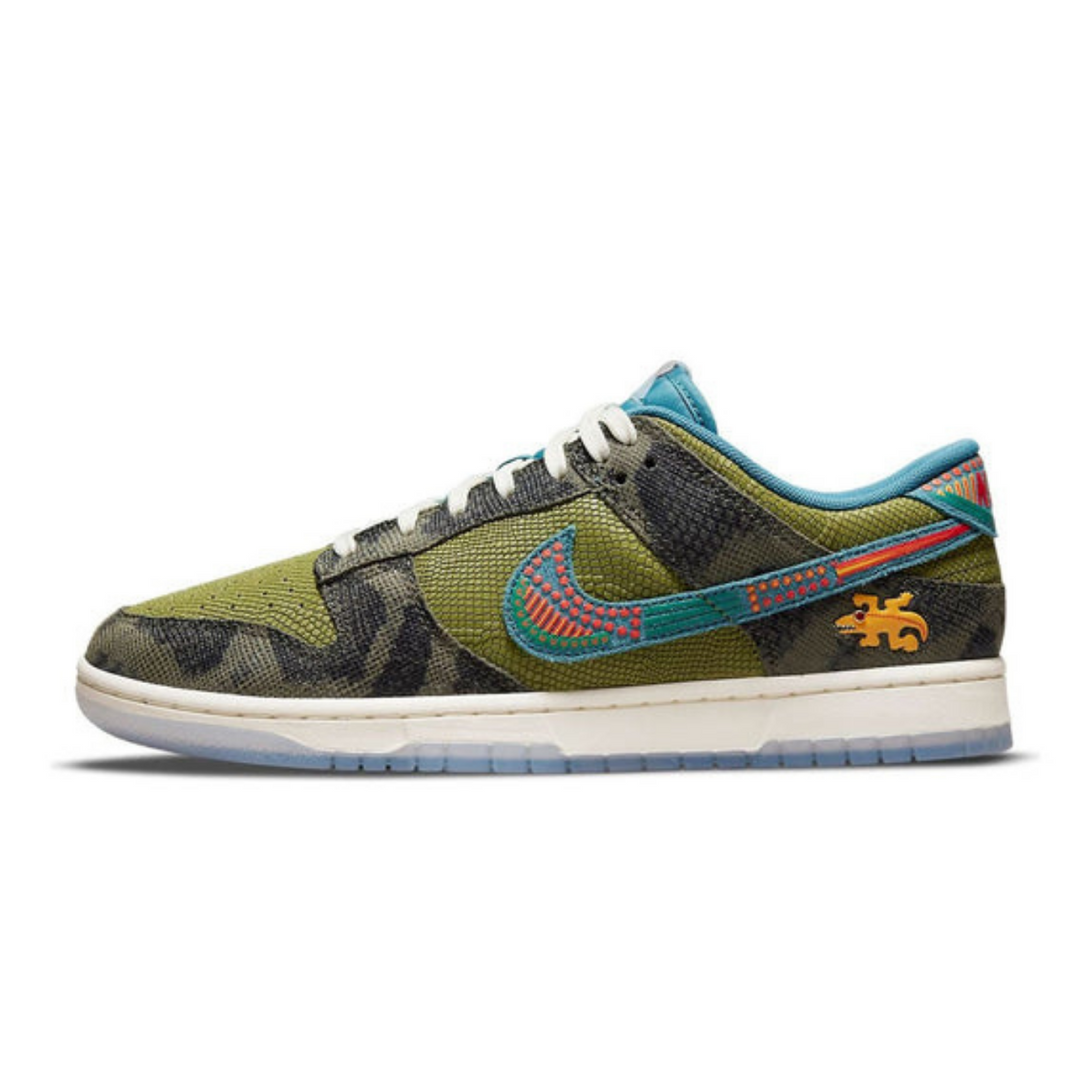 Nike Dunk Low 'SiEMPRE Familia'- Streetwear Fashion - ellesey.com