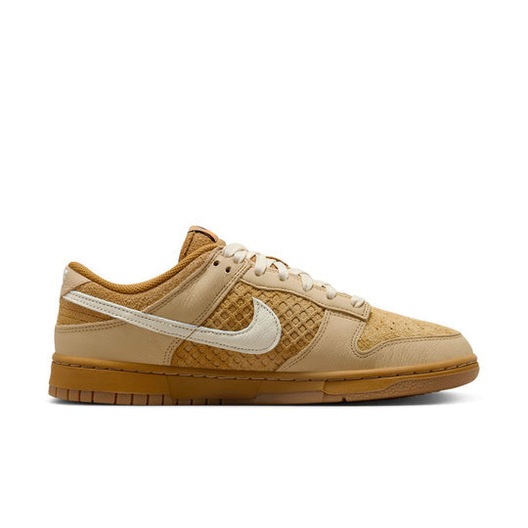 Nike Dunk Low 'Waffle'- Streetwear Fashion - ellesey.com