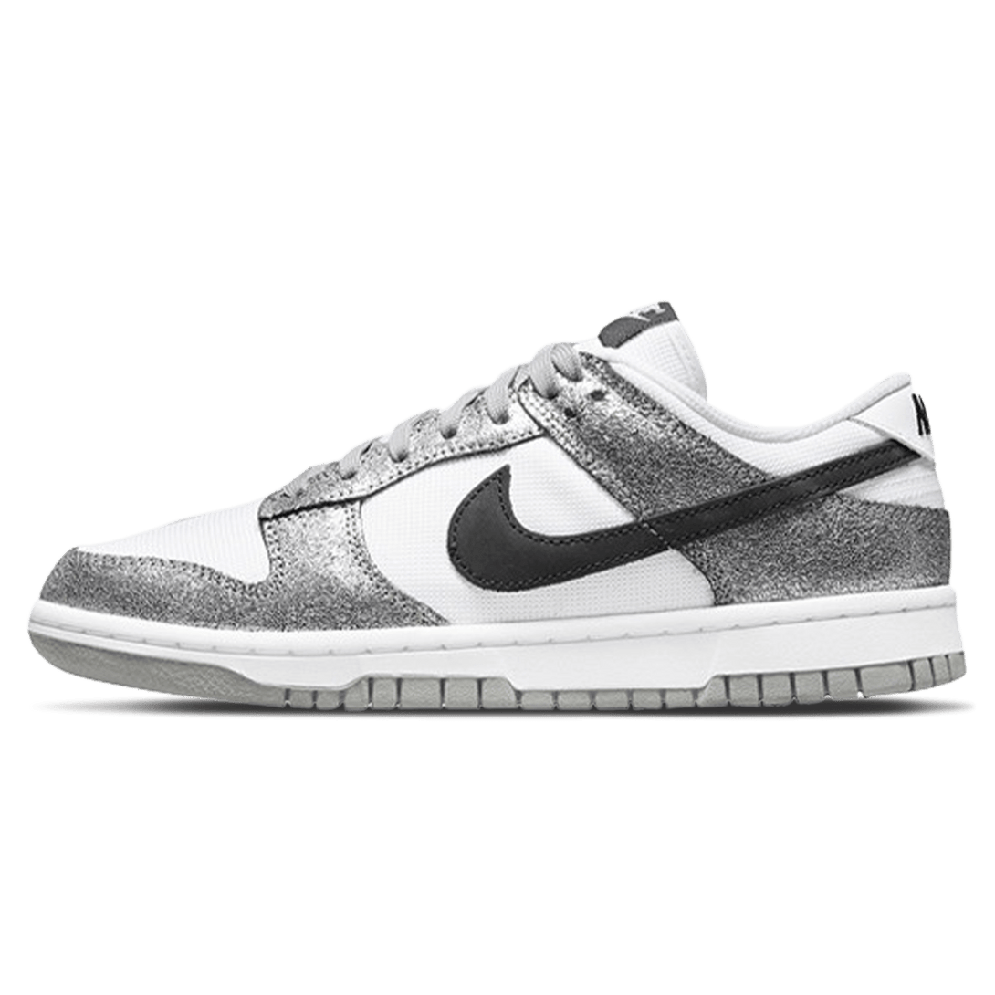 Nike Dunk Low Wmns 'Golden Gals'- Streetwear Fashion - ellesey.com