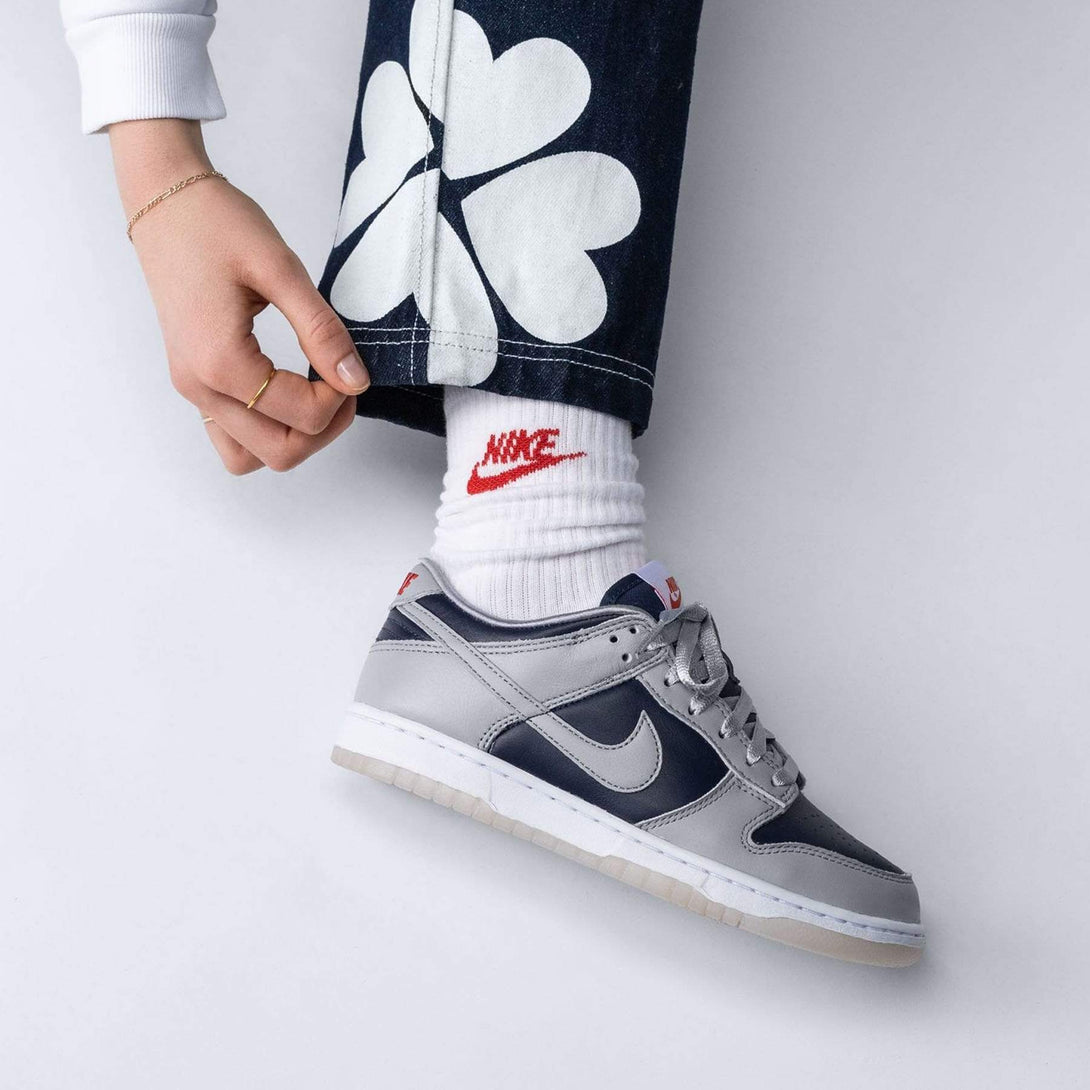 Nike Dunk Wmns Low SP 'College Navy'- Streetwear Fashion - ellesey.com