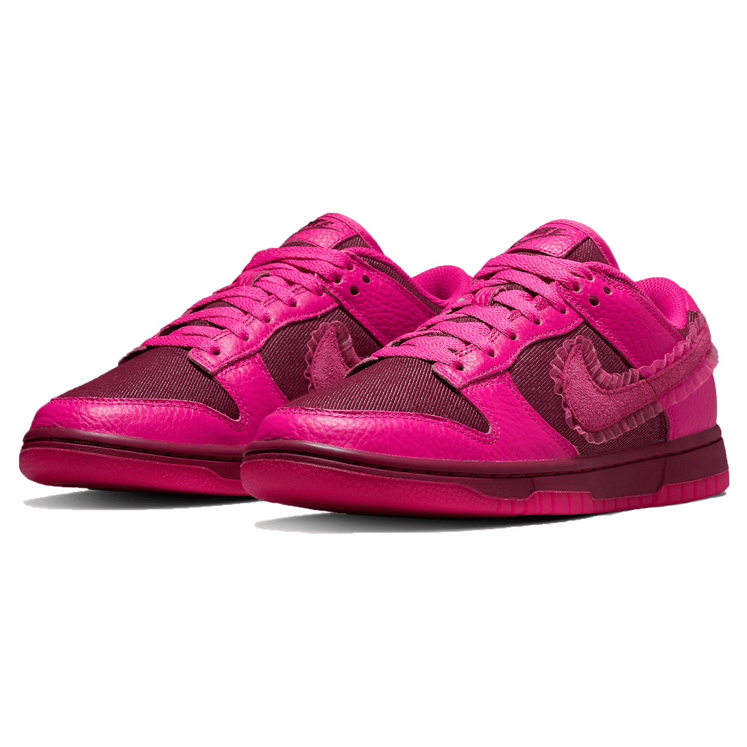 Nike Wmns Dunk Low 'Valentine's Day'- Streetwear Fashion - ellesey.com