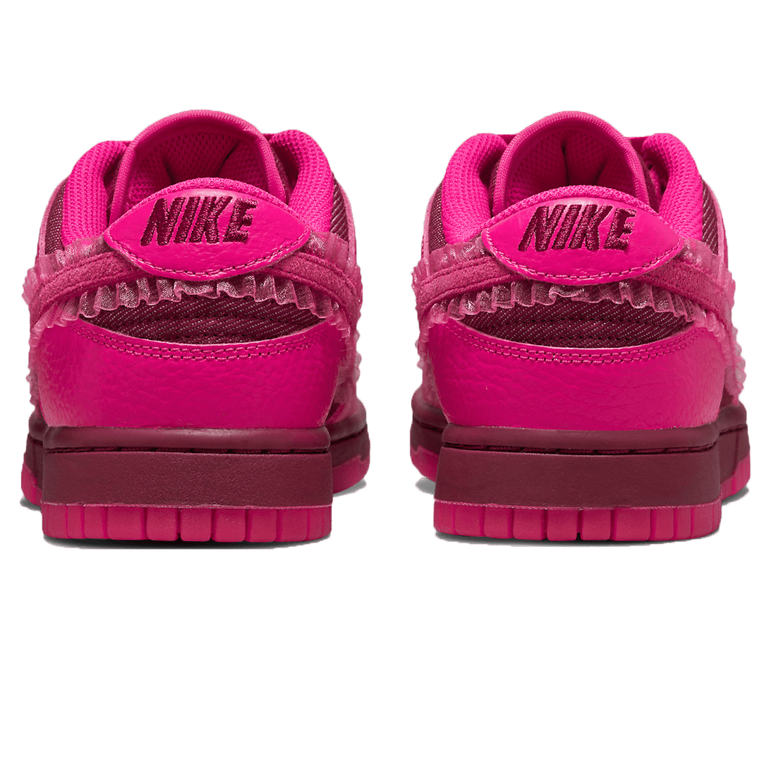 Nike Wmns Dunk Low 'Valentine's Day'- Streetwear Fashion - ellesey.com