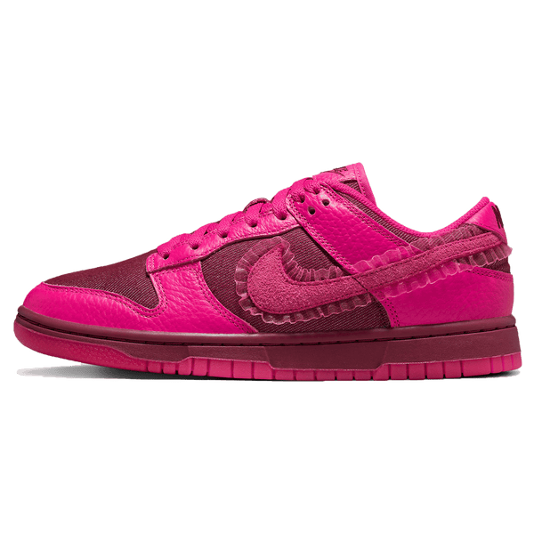 Nike Wmns Dunk Low 'Valentine's Day'- Streetwear Fashion - ellesey.com