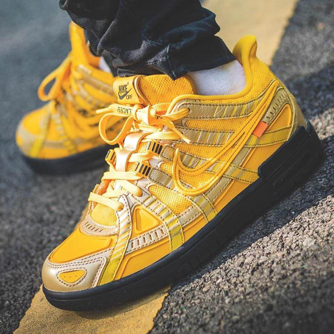 Off-White x Nike Air Rubber Dunk 'University Gold'- Streetwear Fashion - ellesey.com