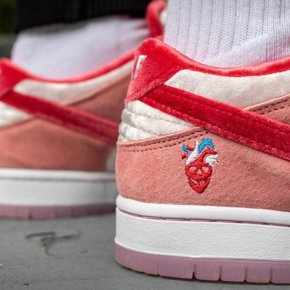 StrangeLove x Nike Dunk Low SB 'Valentine's Day'- Streetwear Fashion - ellesey.com