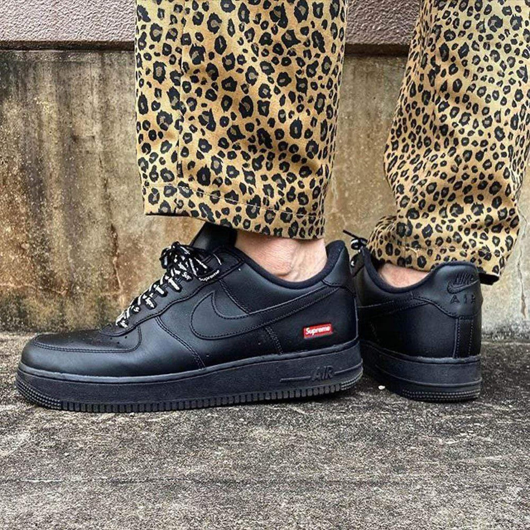 Supreme x Nike Air Force 1 Low 'Box Logo - Black'- Streetwear Fashion - ellesey.com